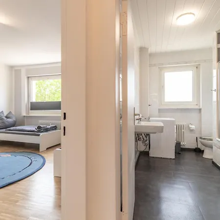 Schierstein Zentral Im Rhein-main-gebiet, Monteure Herzlich Willkommen! Lägenhet