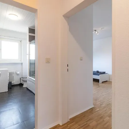 Schierstein Zentral Im Rhein-main-gebiet, Monteure Herzlich Willkommen!