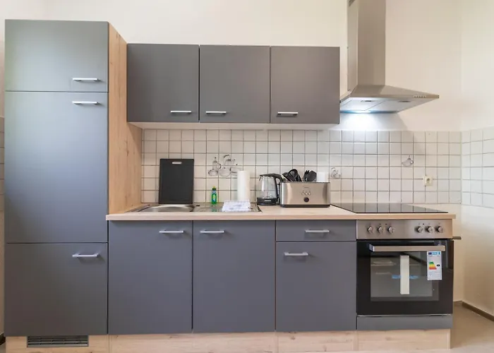 Schierstein Zentral Im Rhein-main-gebiet, Monteure Herzlich Willkommen! *