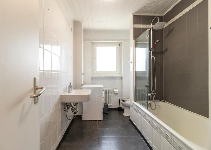 Schierstein Zentral Im Rhein-main-gebiet, Monteure Herzlich Willkommen! Appartamento *