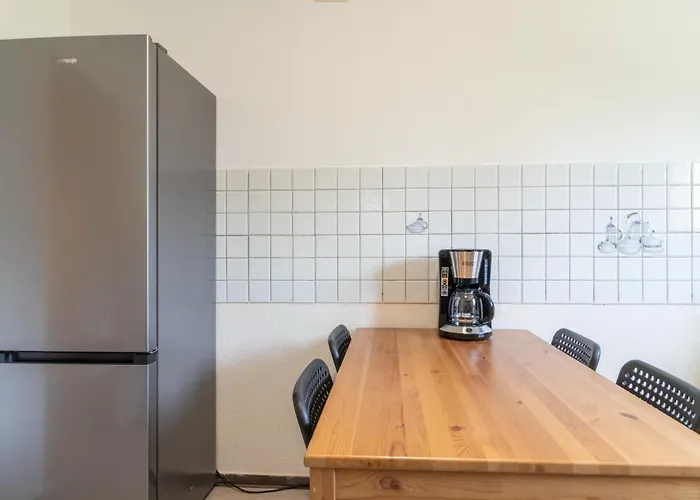 Schierstein Zentral Im Rhein-main-gebiet, Monteure Herzlich Willkommen! *