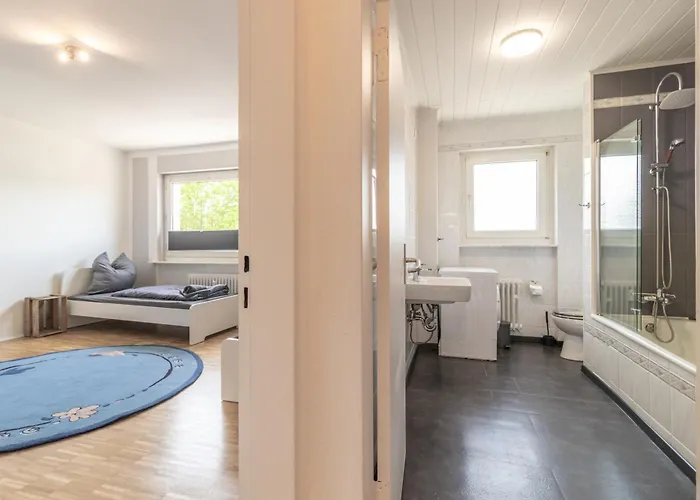 Schierstein Zentral Im Rhein-main-gebiet, Monteure Herzlich Willkommen! Appartamento