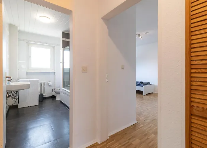 Schierstein Zentral Im Rhein-main-gebiet, Monteure Herzlich Willkommen!